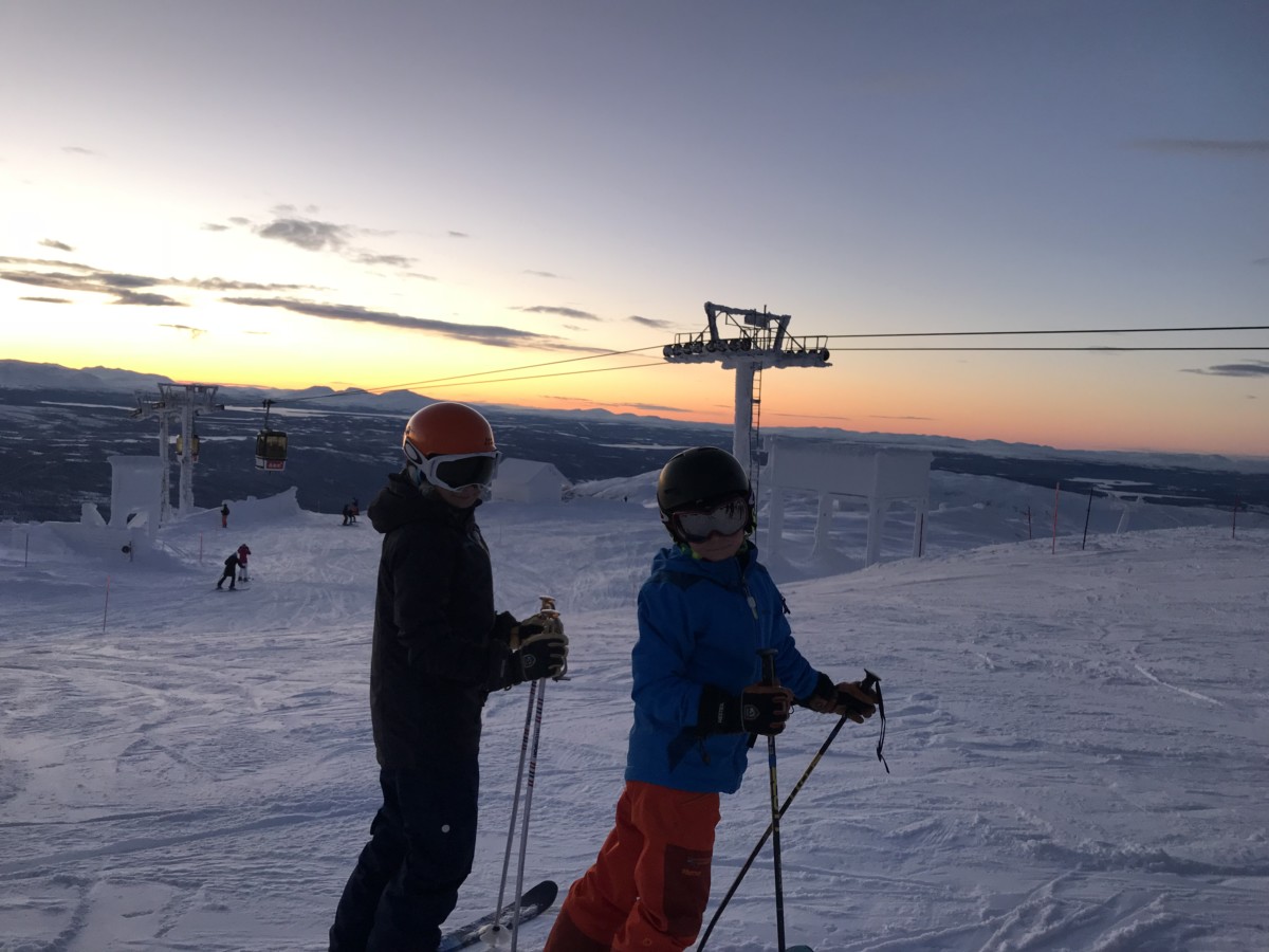 lära barn åka skidor